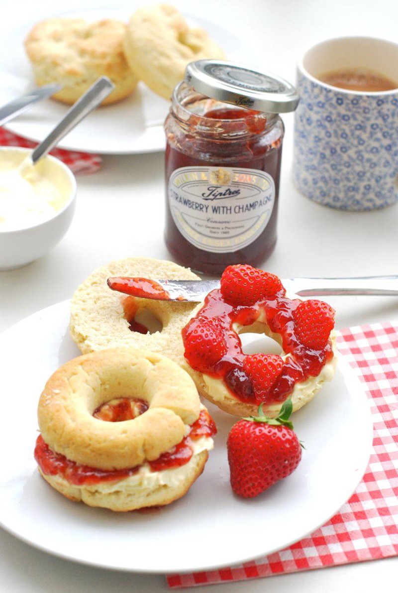 afternoon-tea-scone-doughnuts