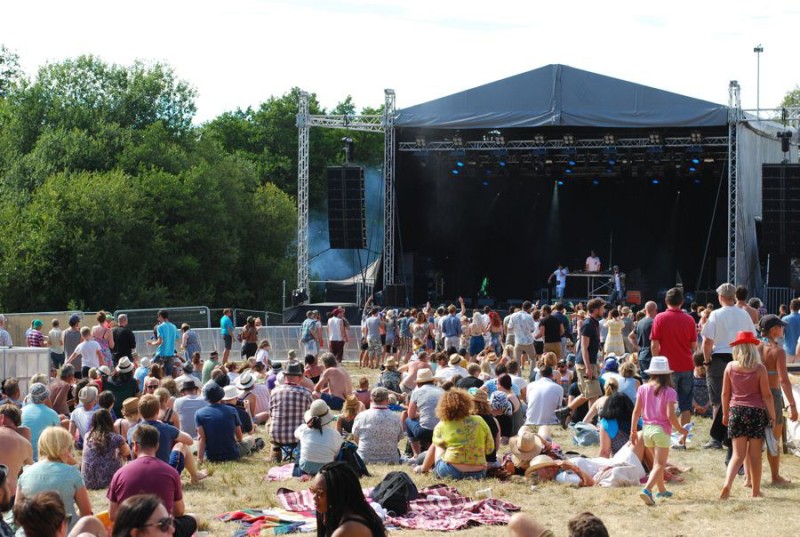 forgotten-fields-festival-main-stage