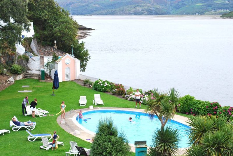 portmeirion-swimming-pool