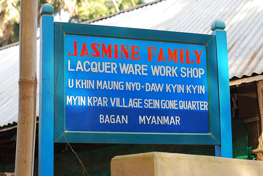 Jasmine Family laquerware Bagan