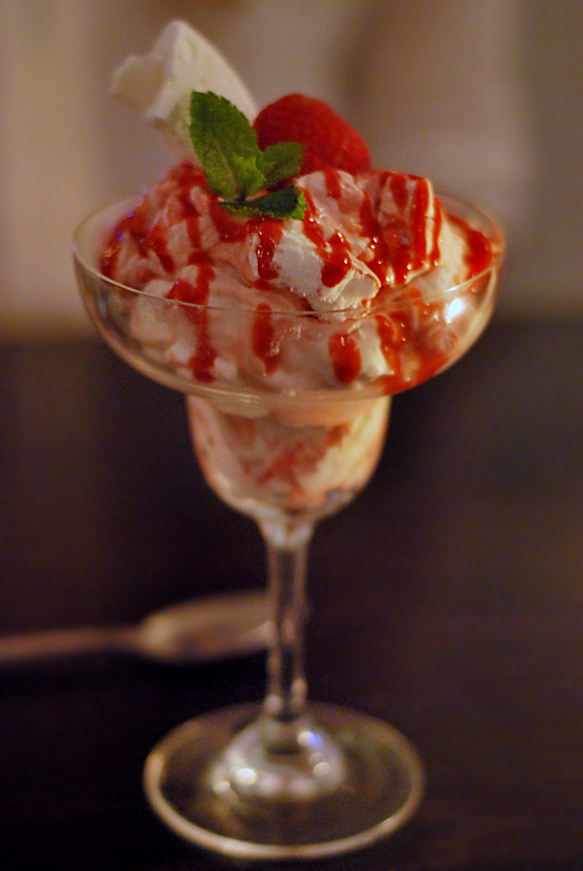 vegan eton mess meringue