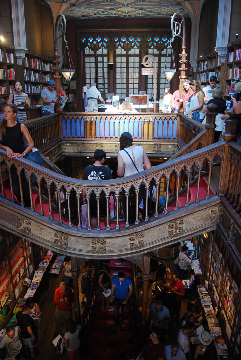 livraria-lello-porto-bookstore