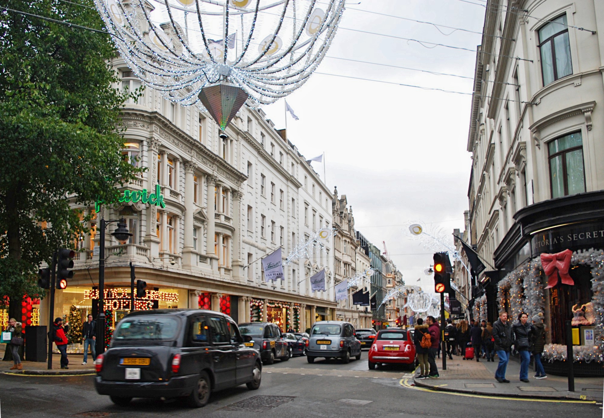 bond-street-christma-lights-2016