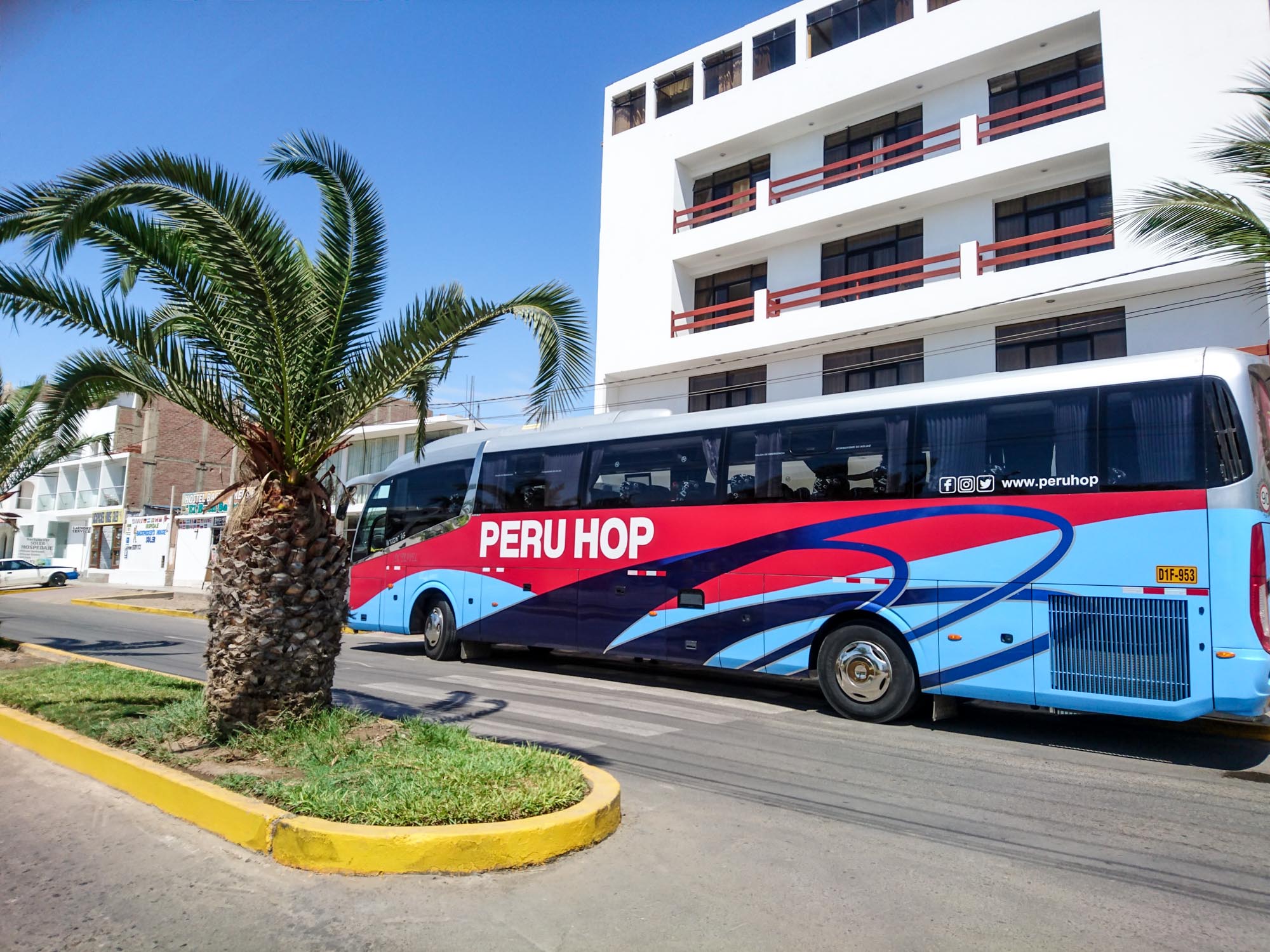 peru hop bus